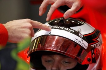 F1: Nagy balesetet úszott meg az újonc 