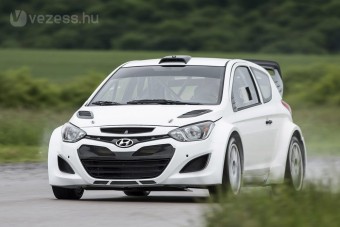 Világbajnok teszteli a Hyundai raliautóját