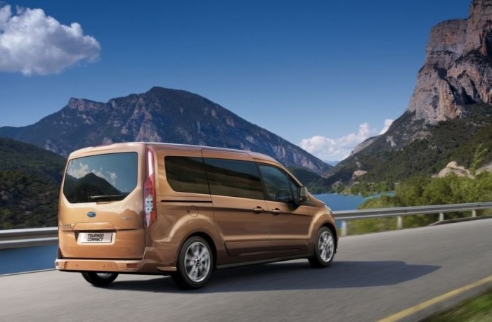 Az új járművek variálható ülésrendszerekkel, valamint szabadon alakítható rakterekkel és két oldalsó tolóajtóval készülnek majd