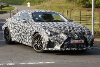 Visszatér a Lexus utcai versenyautója