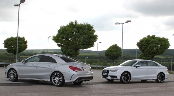 Exkluzív: magyar Mercedes vagy magyar Audi? 1 A két autó helykínálata hasonló, a hátsó fejtér mindkettőben szűkös, az Audi csomagtere 425 literes, a Mercié a játékosabb forma dacára nagyobb, 470 liter