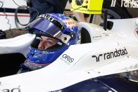 Bírja a tempót a női F1-pilóta 26