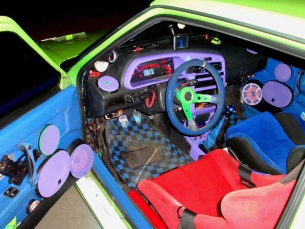 Agysorvasztó Lada tuning 11 | Vezess Színvakok előnyben!