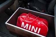 MINI Clubvan Camper - Tárolófiók a konyhablokk alatt