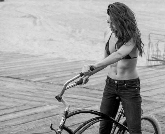 Rúzs és gépzsír – A csajok így tekernek 8 | Vezess Rúzs és gépzsír – A csajok így tekernek 8