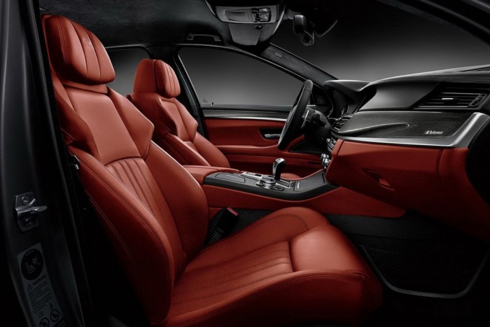 Lopakodó sportlimuzin, tíz példányban 4 | Vezess Lopakodó sportlimuzin, tíz példányban 4