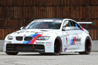 Versenyautó búcsúzóul