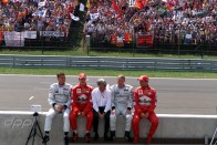 2000 -ben Ecclestone egymás mellé ültette a riválisokat Coulthard, Schumacher, Ecclestone, Hakkinen, Barrichello