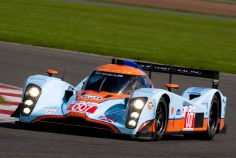 Vegyél Aston Martint lakásdísznek