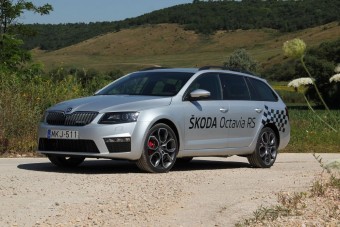 Vezettük minden idők leggyorsabb Škodáját