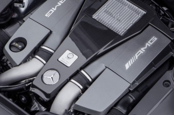 A Mercedes fejleszti az Aston Martin motorjait