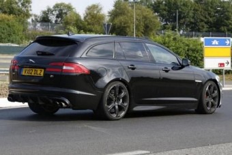 550 lóerős kombi a Jaguartól