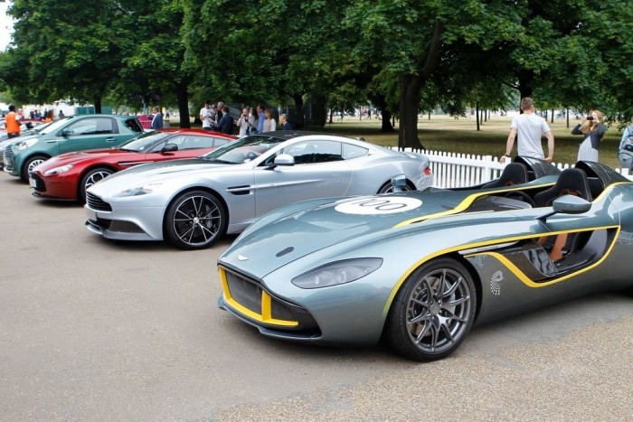 350 milliárd forintnyi autó egy kupacban 10