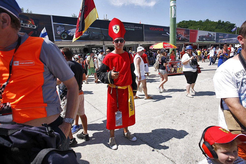 F1: Töltött zokni, formás popsi – képcsokor a Hungaroringről 17