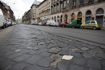 Vége a macskakőnek a Thökölyn