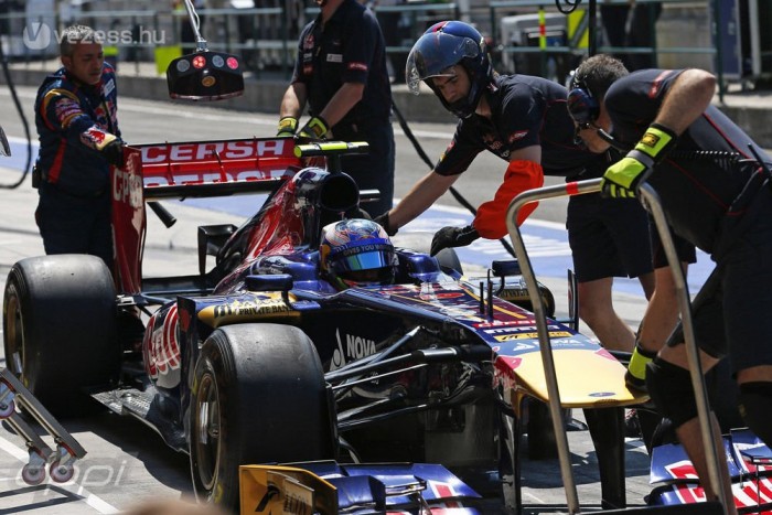 F1: Ricciardo a fellegekben