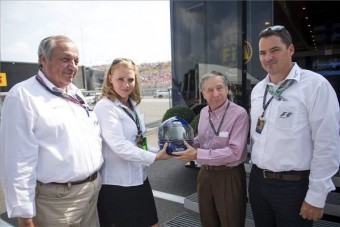 Ajándékot vitt a Hungaroringre az FIA-elnök