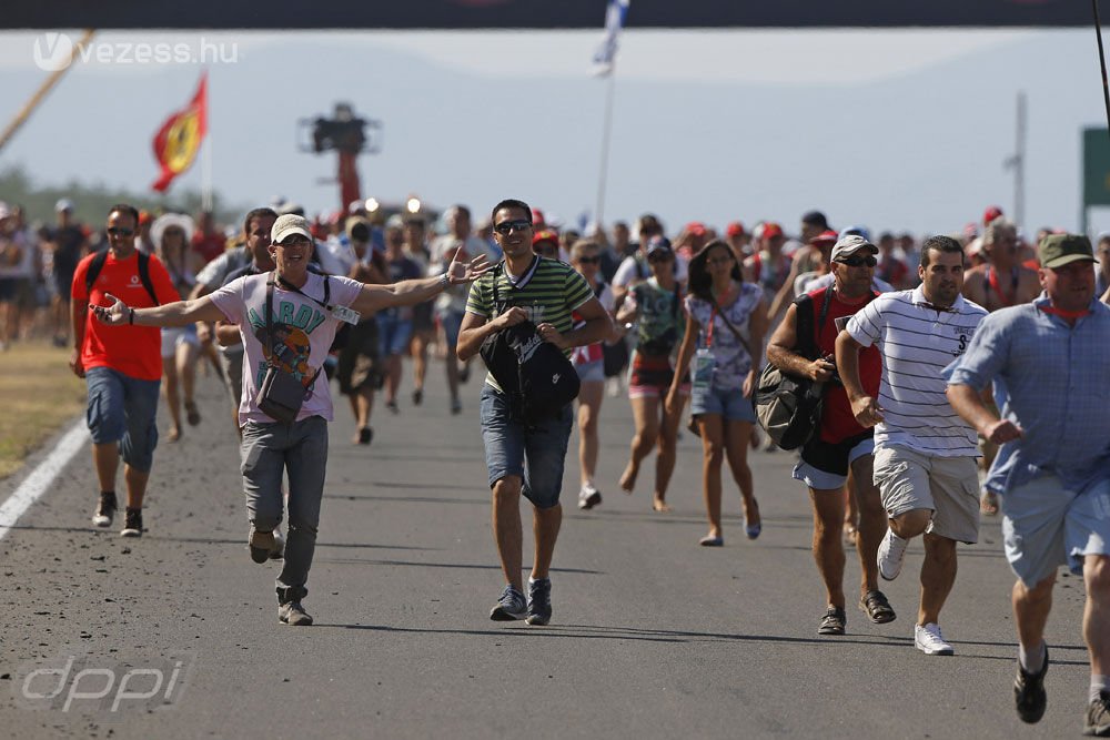 F1: Hamilton a cicababának ajánlotta a győzelmet 30