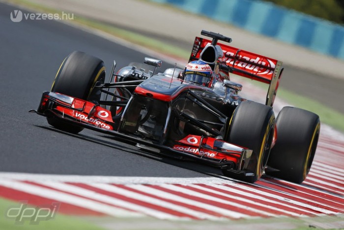 F1: Button élvezte, hogy ő a célpont