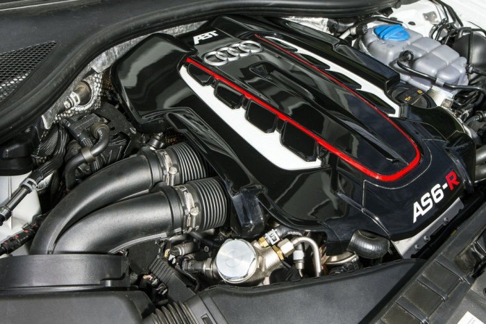 600 lóerős családi kombi 9