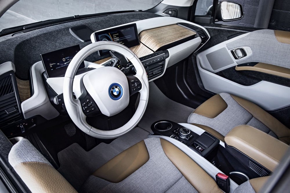 Végre itt az elektromos BMW! 32