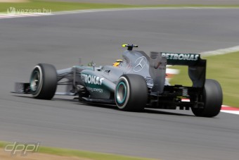 F1: Most kell észnél lennie a Mercedesnek!