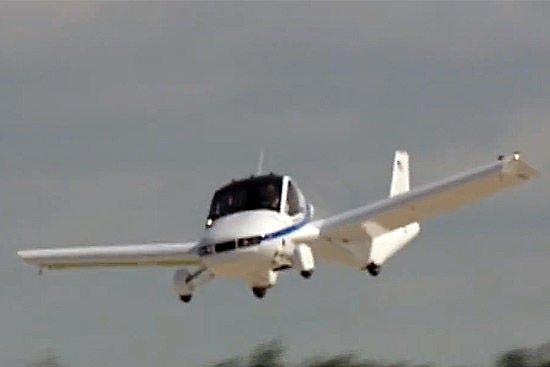 Közönség előtt is felszállt a repülő autó – videó