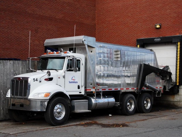 Állati tetemekkel szórta meg az autópályát a kamion 3