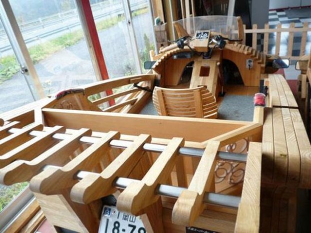 Fából készült japán sportautó 6