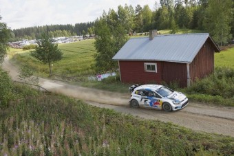Ogier vezet a kalandos Finn-ralin