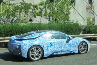 Olvasói kémfotón a BMW hibrid kupéja