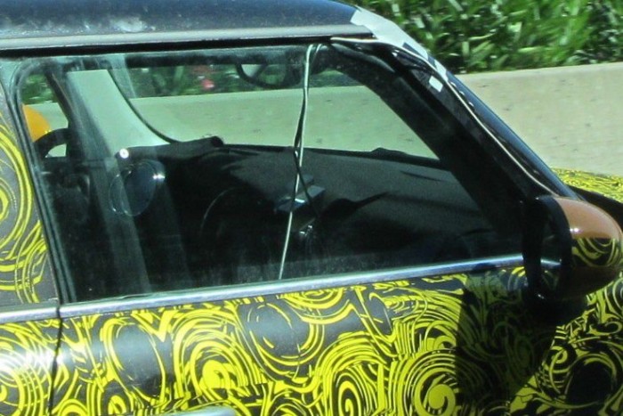 Olvasói kémfotón a BMW hibrid kupéja 9