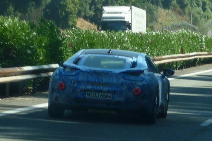 Olvasói kémfotón a BMW hibrid kupéja 7