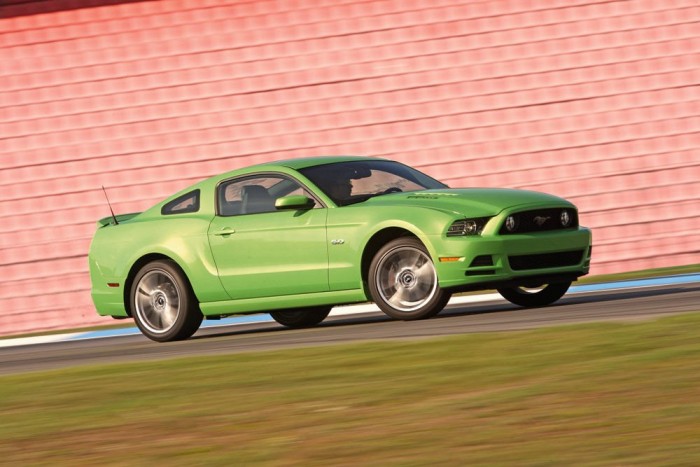 Challenger, Mustang, Camaro, CTS-V: melyik farol a legjobban? 3 Challenger, Mustang, Camaro, CTS-V: melyik farol a legjobban? 3