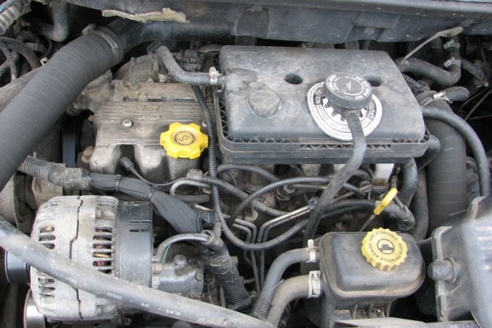 Családi behemót egymillió alatt 5 Kulturálatlan, sérülékeny, de erős és takarékos a 2,5 literes dízelmotor. Vigyázat: csak fogaskerék-vezérlésű változatot szabad venni belőle!