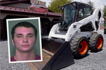 Meztelenül lopott markolót