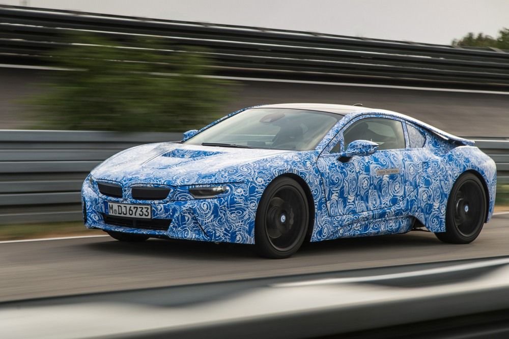 Színre lép a BMW hibrid sportkocsija 7