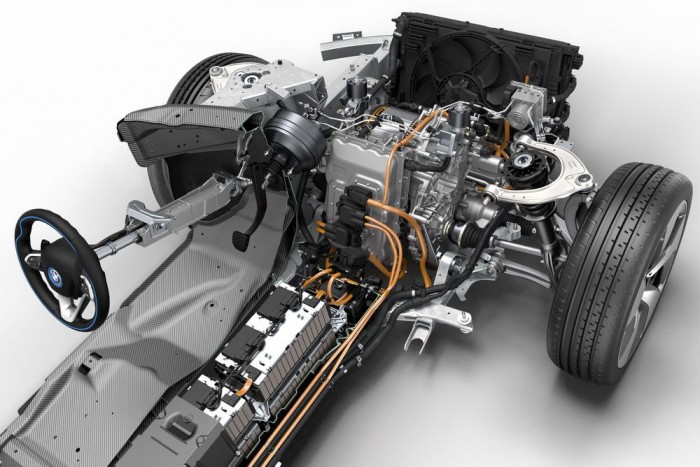 Színre lép a BMW hibrid sportkocsija 9