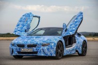 Színre lép a BMW hibrid sportkocsija 36