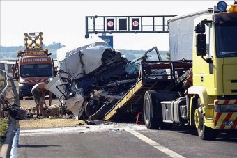Nem vacakolnak a völgyhíd javításával