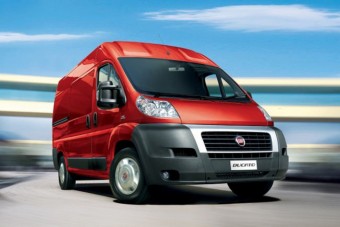 A ZIL összeborul a FIAT-tal és a Renault-val