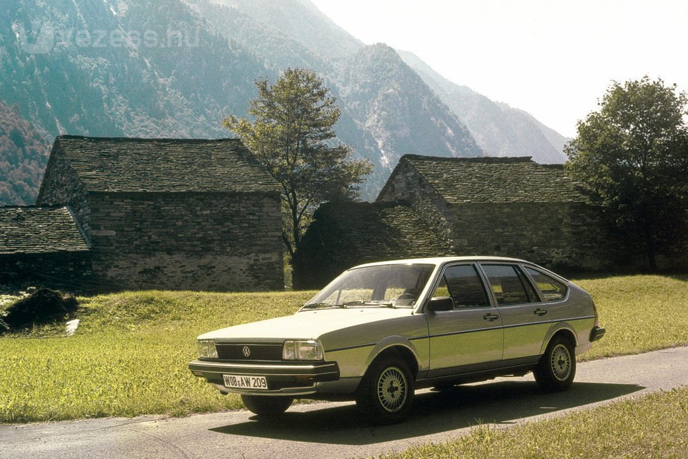Nevét több más VW modellhez (Scirocco, Bora) szélről kapta a Passat
