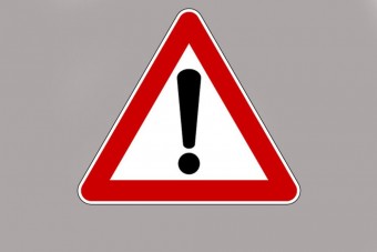 Hülye tábla, veszélyes kereszteződés? Szólj, elintézzük!