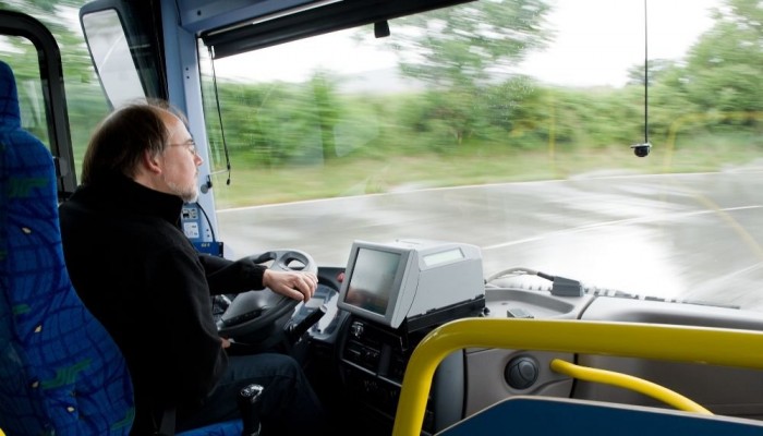 A buszokban ülő sofőrök egyébként gumiabroncs-fejlesztők