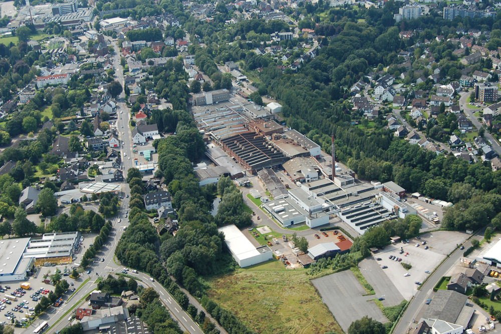Burscheidban vagyunk, Köln mellett. A kisváros körbenőtte a több mint 100 éves gyárat és öntödét