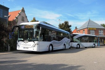 Utánfutós autóbuszokkal debütálnak