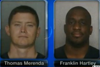 Tökön rúgatta magát az igazoltató rendőr