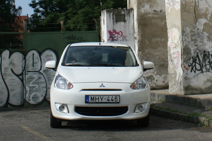 3,5 milliós ára innen nézve kedvező, onnan nézve túlzás, de a jó felszereltség fontos érv mellette