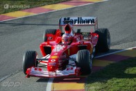 2. Ferrari F2004 - Ezzel a Ferrarival nyerte meg Michael Schumacher a hetedik, egyben utolsó világbajnoki címét. Az F2002-eshez hasonlóan szintén 15 futamot nyert, és kevesen tudják róla, de a 2008-as "Powered by Ferrari" A1 GP-s autónak ez adta az alapjait.