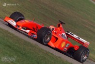 5. Ferrari F2001 - Elődjéhez, a Ferrarinak nagy örömöt szerzett F1-2000-eshez hasonlóan Michael Schumacher és Rubens Barrichello tízszer nyert az autóval, amely 13 pole pozíciót is hozott az olaszoknak.